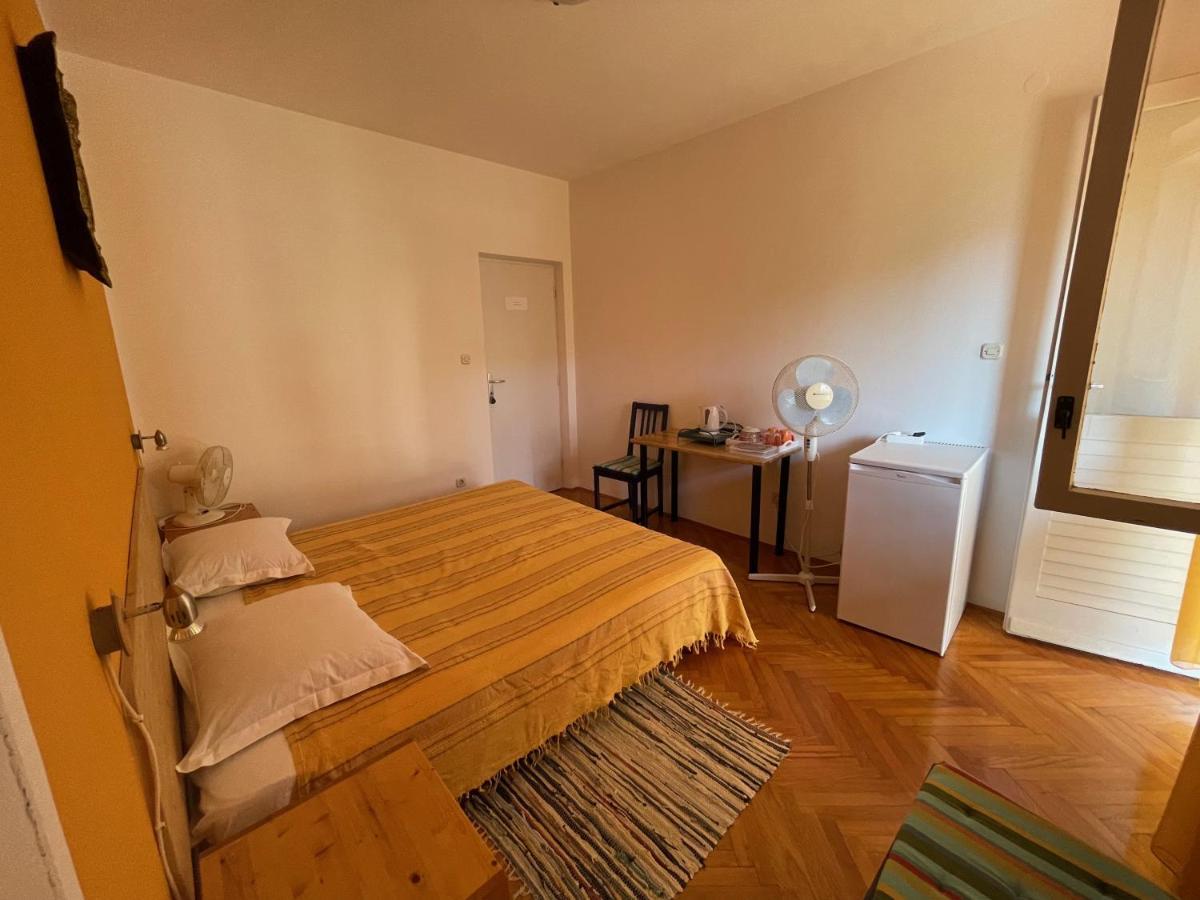 Hvar Guesthouse - Double Bedroom With Private Bathroom Jelsa  Ngoại thất bức ảnh