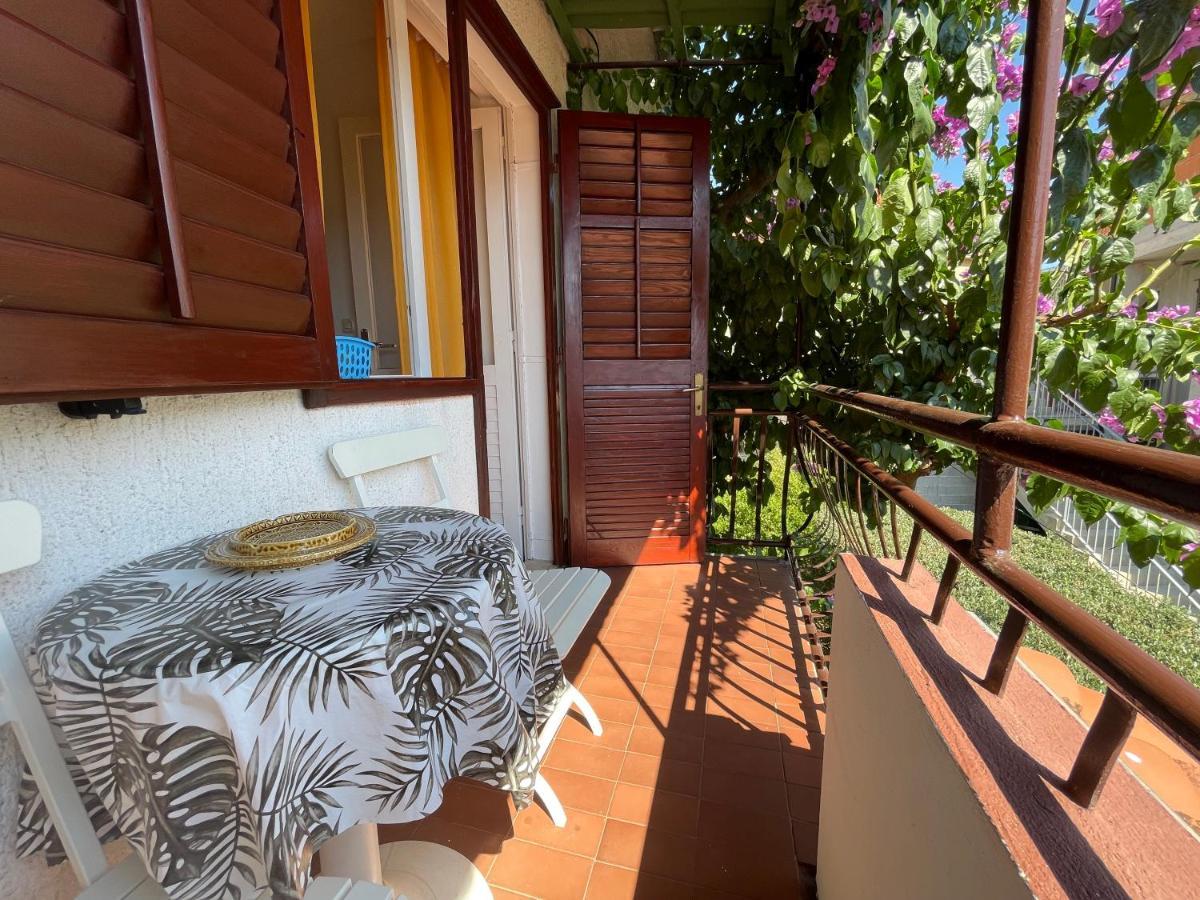Hvar Guesthouse - Double Bedroom With Private Bathroom Jelsa  Ngoại thất bức ảnh