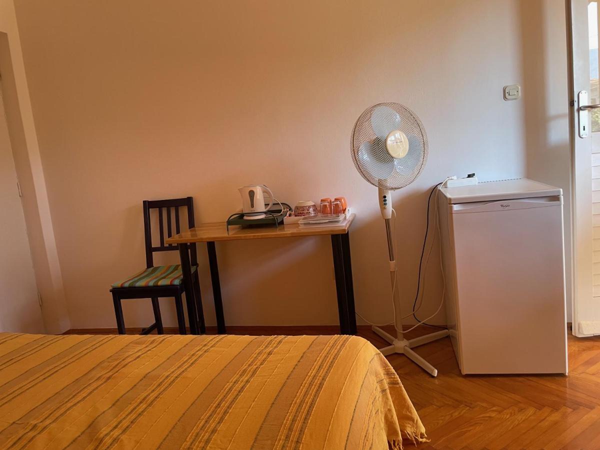 Hvar Guesthouse - Double Bedroom With Private Bathroom Jelsa  Ngoại thất bức ảnh