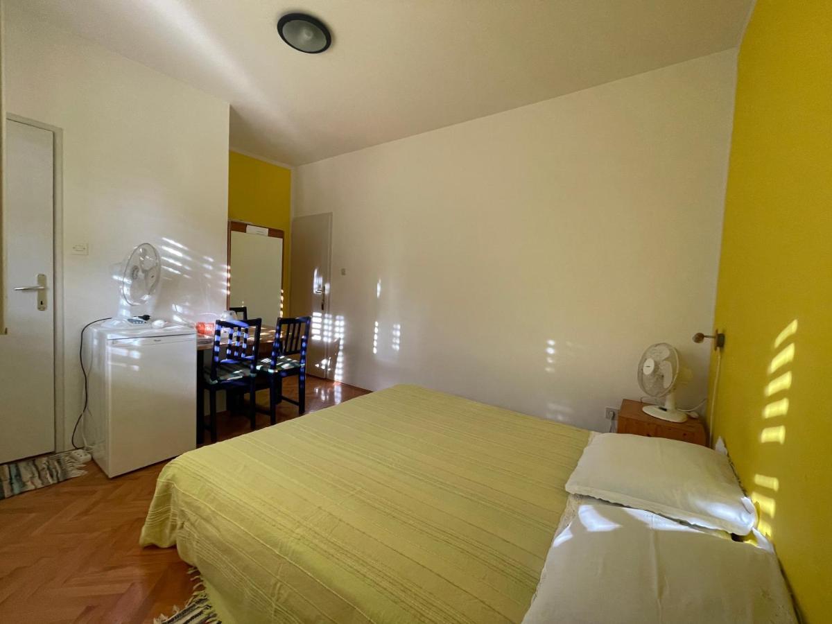 Hvar Guesthouse - Double Bedroom With Private Bathroom Jelsa  Ngoại thất bức ảnh