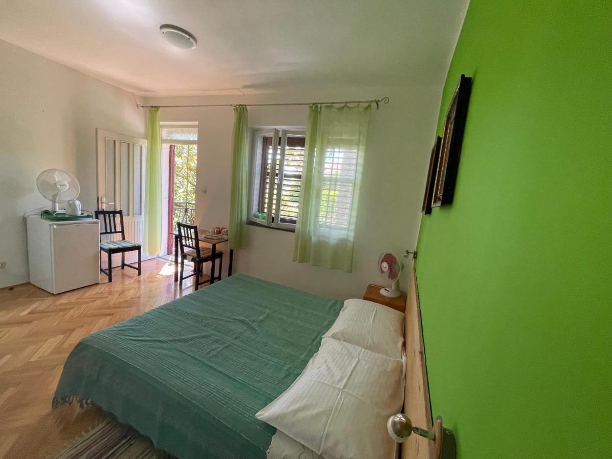 Hvar Guesthouse - Double Bedroom With Private Bathroom Jelsa  Ngoại thất bức ảnh