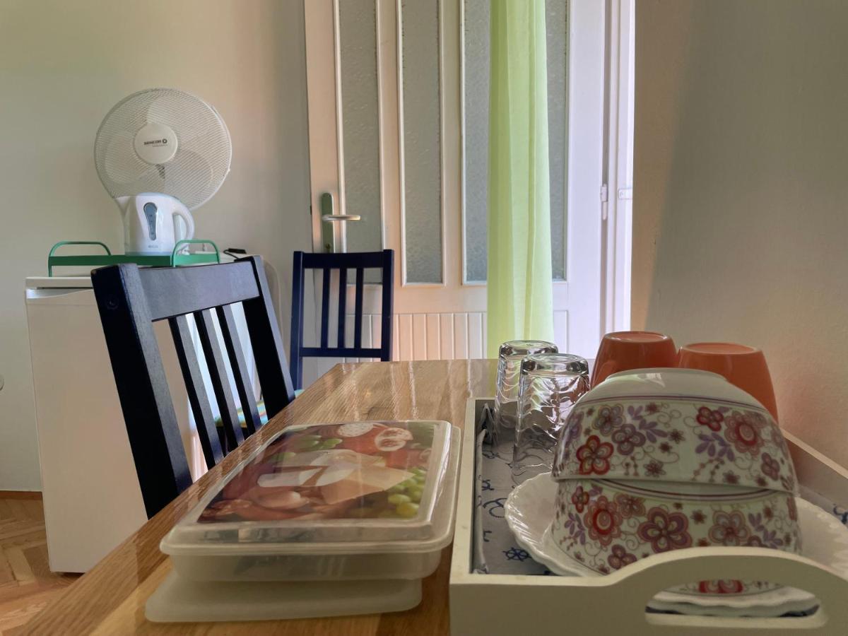 Hvar Guesthouse - Double Bedroom With Private Bathroom Jelsa  Ngoại thất bức ảnh