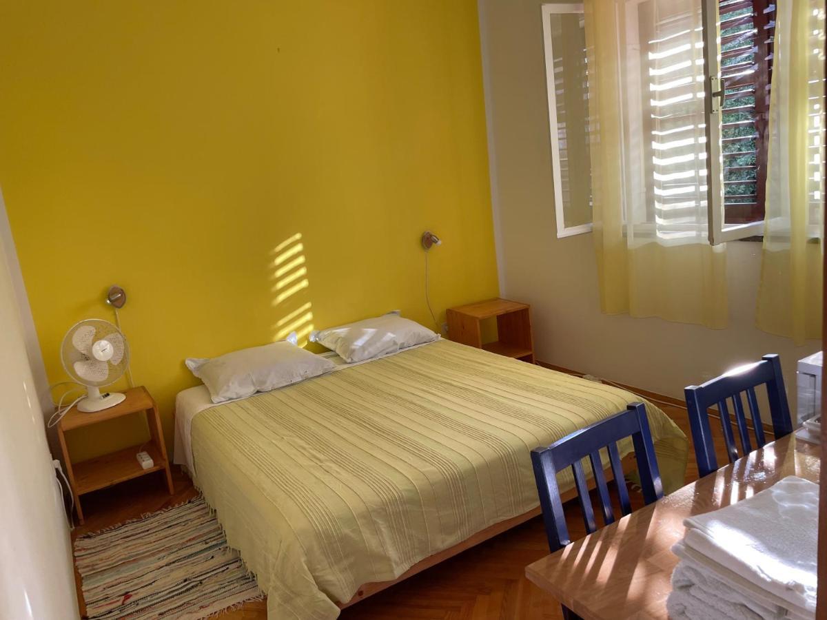 Hvar Guesthouse - Double Bedroom With Private Bathroom Jelsa  Ngoại thất bức ảnh