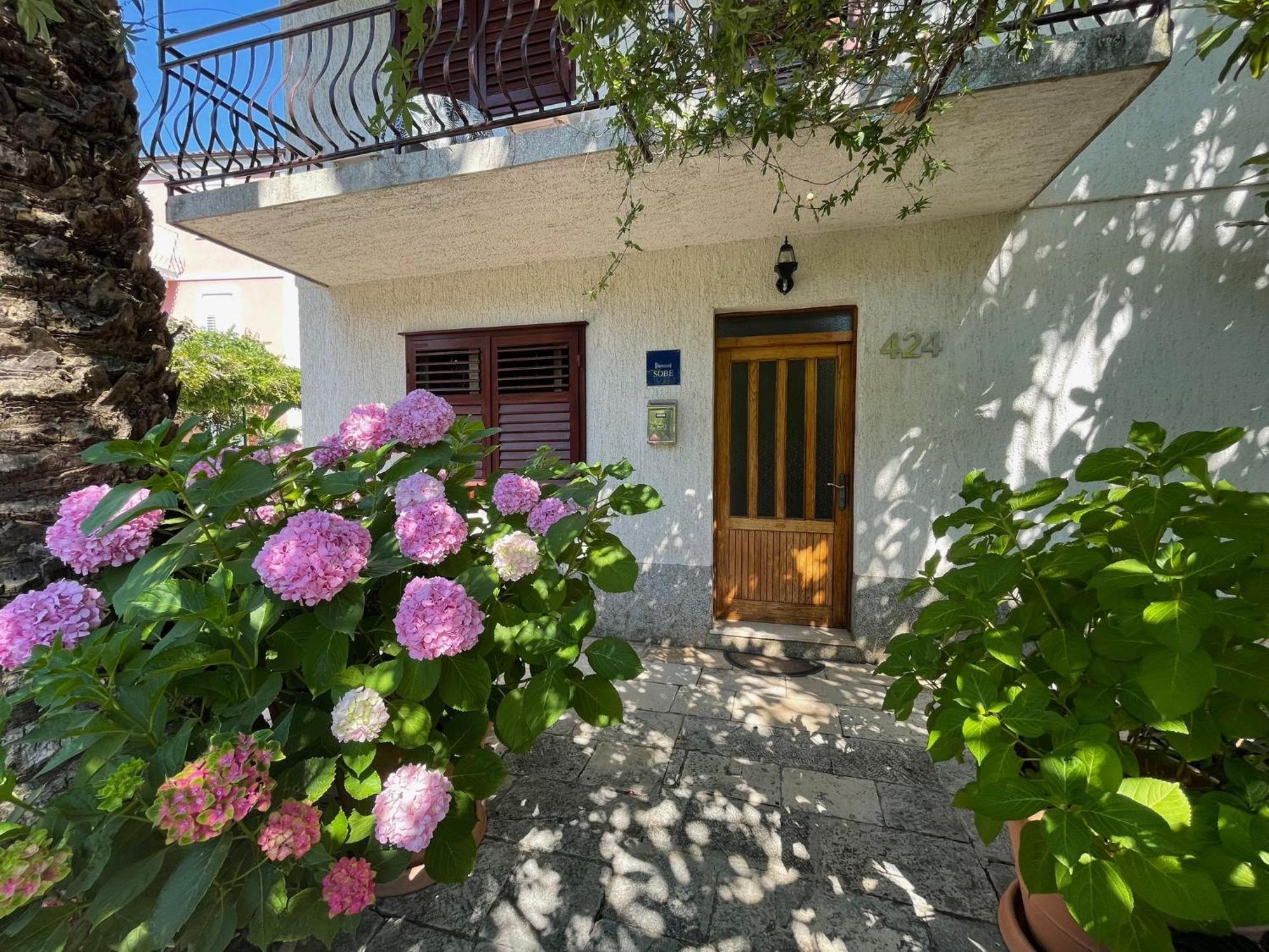 Hvar Guesthouse - Double Bedroom With Private Bathroom Jelsa  Ngoại thất bức ảnh